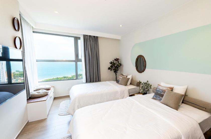 Three-Bedroom Premium Apartment Sea View with Balcony
