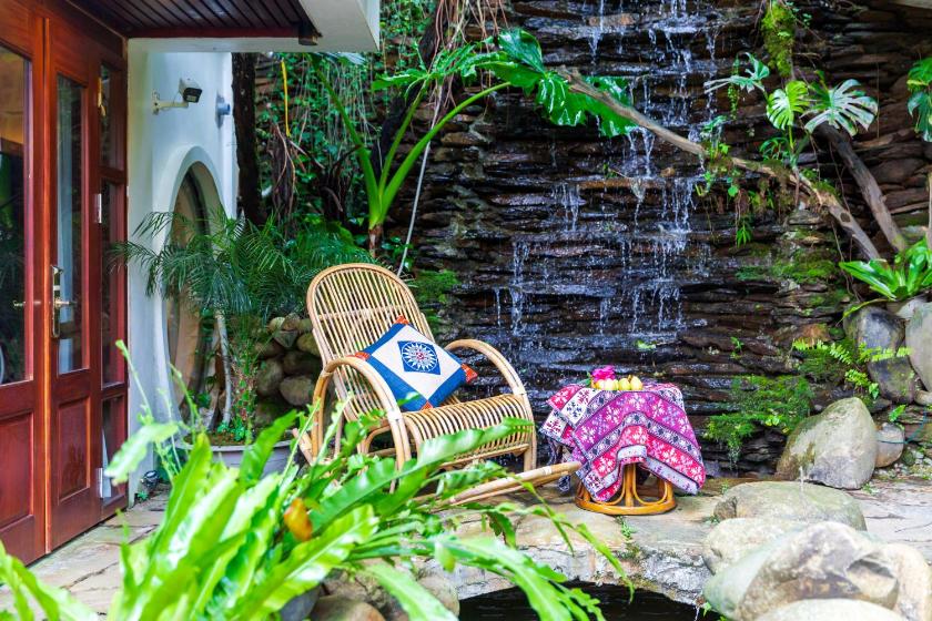 Classic One-Bedroom Apartment with King Bed