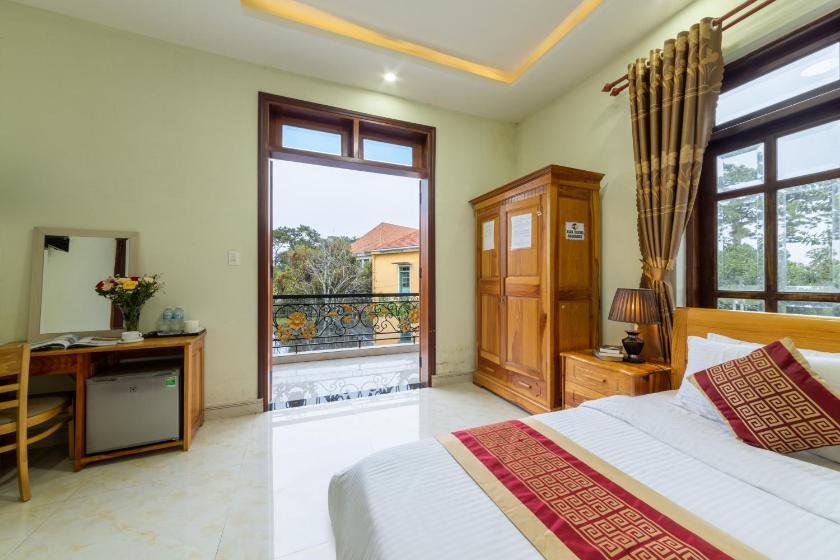 Phòng Deluxe Giường Đôi Có Ban Công Phòng Deluxe Giường Đôi Có Ban Công