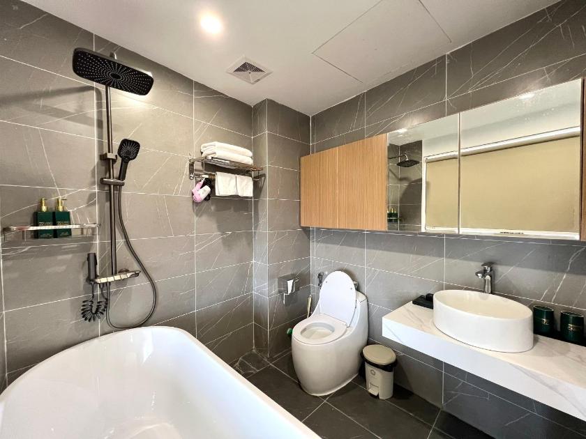 Phòng Có Giường Cỡ Queen Với Ban Công