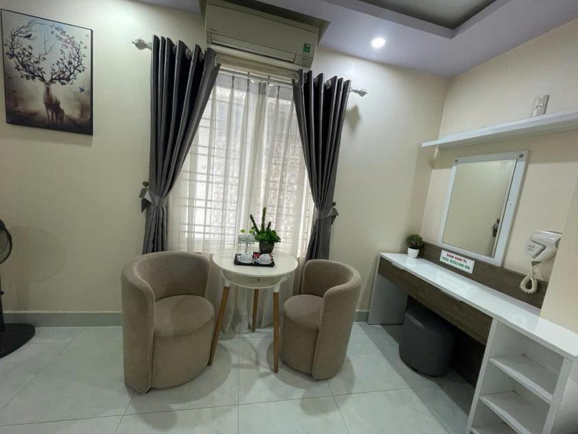 Phòng Deluxe (2 Người lớn + 1 Trẻ em) Phòng Deluxe (2 Người lớn + 1 Trẻ em)