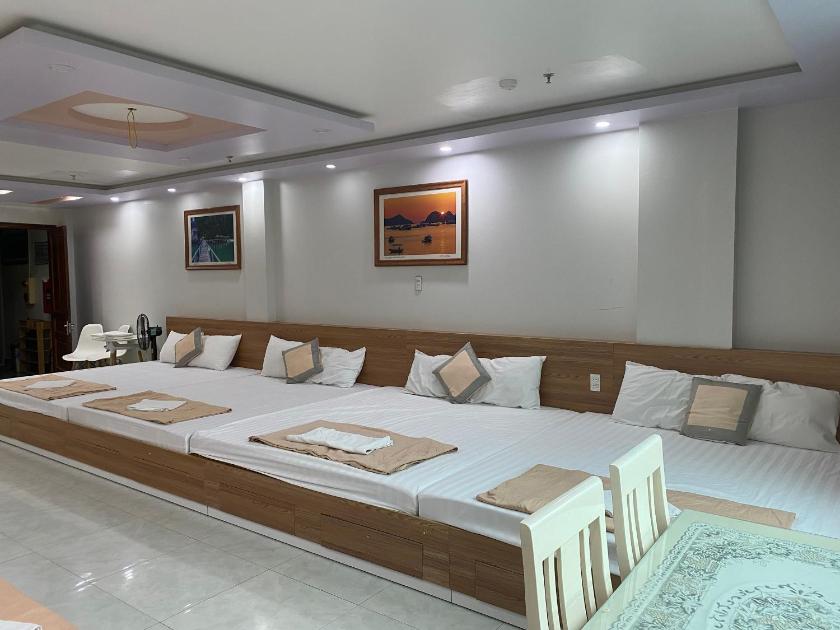 Phòng ngủ Tập thể 8 Giường cho cả Nam và Nữ Phòng ngủ Tập thể 8 Giường cho cả Nam và Nữ