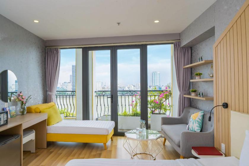 Phòng Luxury Có Giường Cỡ King Nhìn Ra Sông và có Ban công Phòng Luxury Có Giường Cỡ King Nhìn Ra Sông và có Ban công