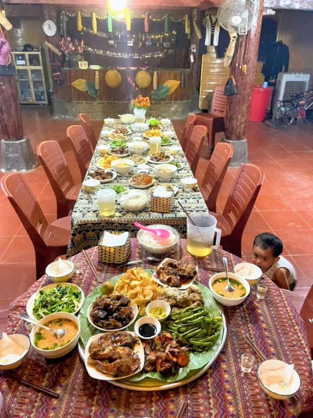 Bungalow - Nhìn Ra Mặt Nước 