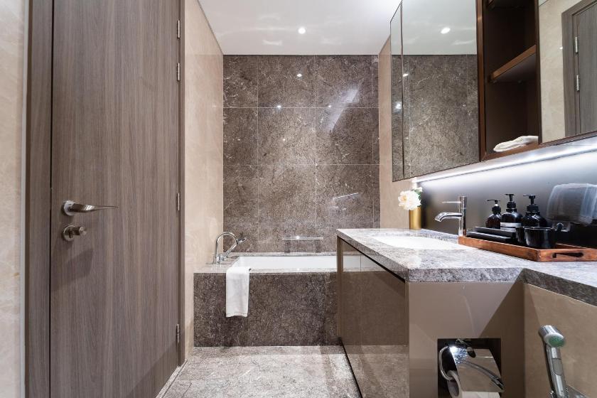 Căn Hộ Nhìn Ra Thành Phố