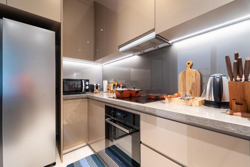 Căn Hộ Nhìn Ra Thành Phố