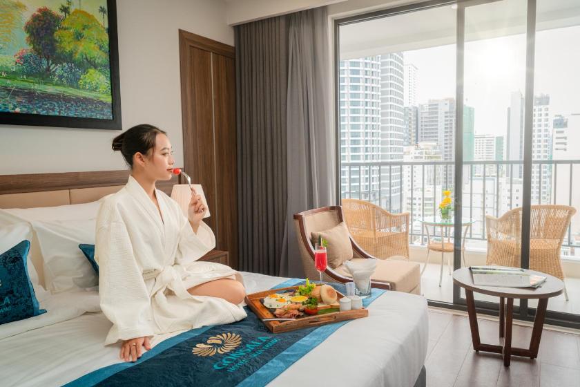 Phòng Premier Giường Đôi Có Ban Công Và Tầm Nhìn Ra Biển