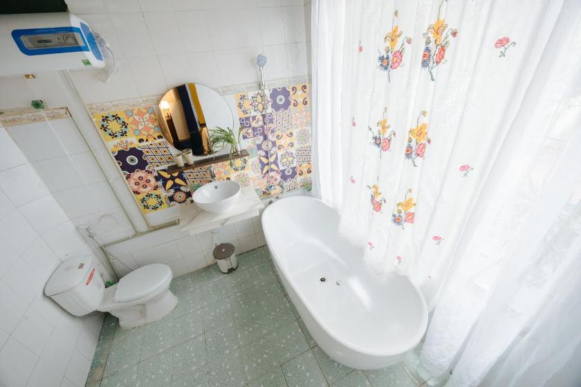 Phòng Deluxe Giường Đôi Có Bồn Tắm