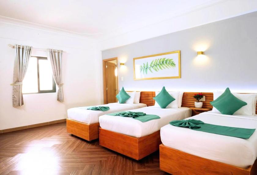 Phòng Gia Đình Có Cửa Sổ  Phòng Gia Đình Có Cửa Sổ