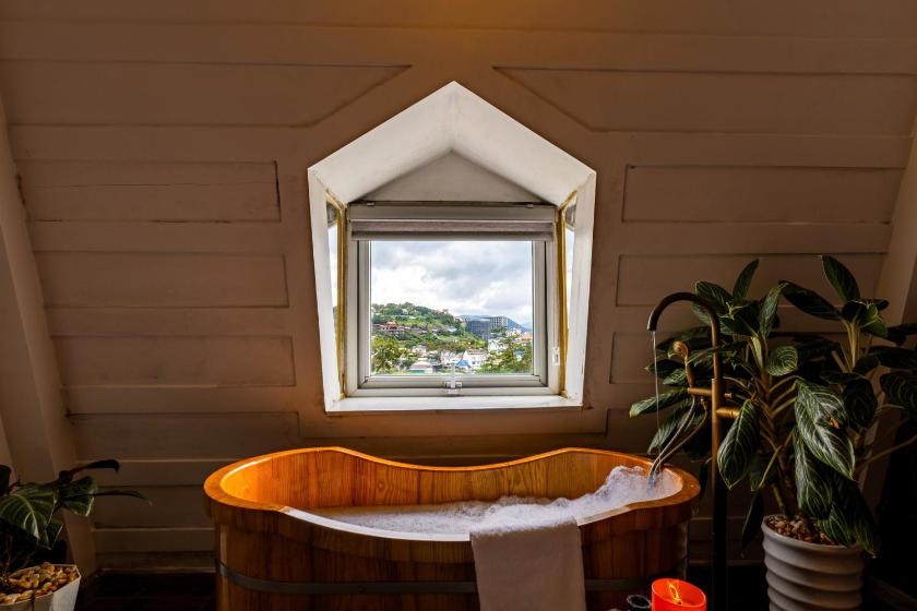 Phòng Deluxe Giường Đôi Có Bồn Tắm Phòng Deluxe Giường Đôi Có Bồn Tắm