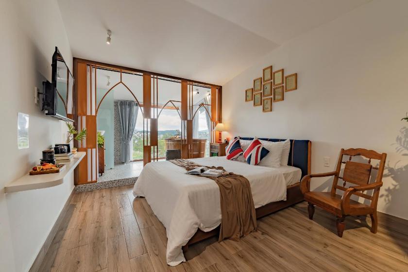 Phòng Deluxe Giường Đôi Có Bồn Tắm Phòng Deluxe Giường Đôi Có Bồn Tắm