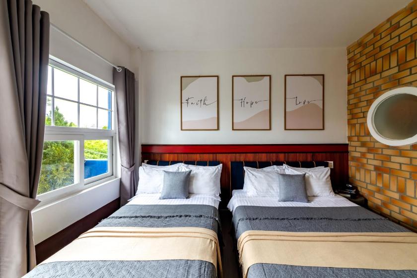 Phòng Gia Đình Có Ban Công Phòng Gia Đình Có Ban Công