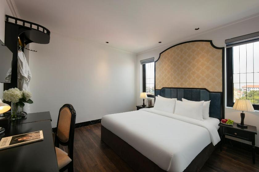 Phòng Deluxe Giường Đôi Có Ban Công