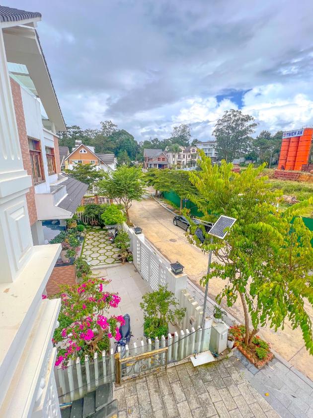 Phòng Deluxe Giường Đôi Có Ban Công Phòng Deluxe Giường Đôi Có Ban Công