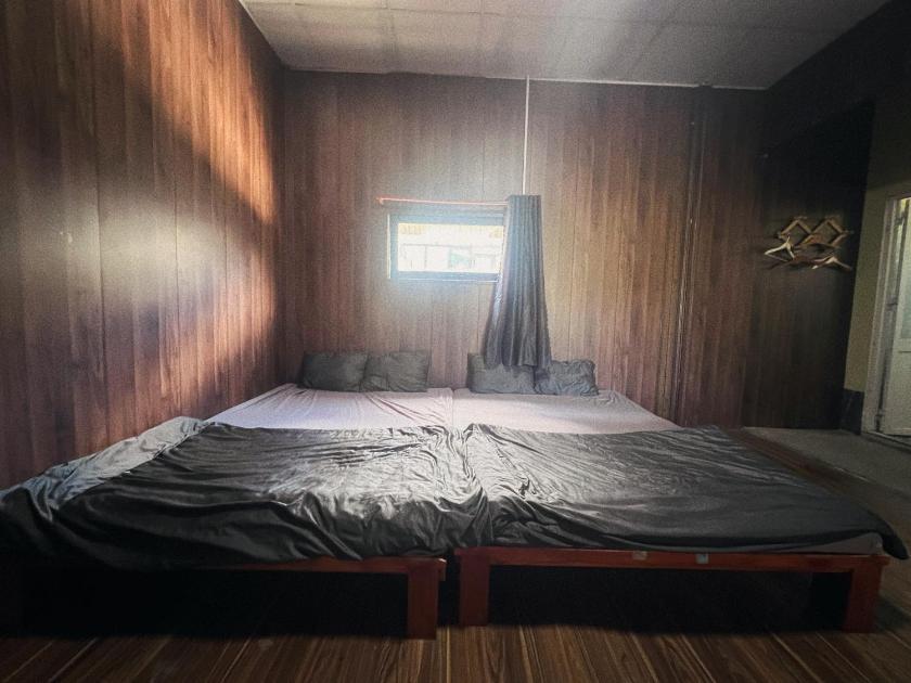 Phòng gia đình với phòng tắm riêng. Phòng gia đình với phòng tắm riêng.