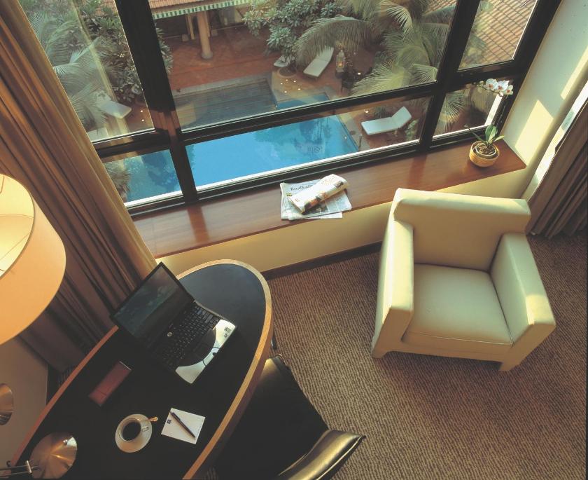 Junior Suite with Airport transfer, 04 Pieces of Laundry Daily, Afternoon Tea and Evening Cocktail Junior Suite with Airport transfer, 04 Pieces of Laundry Daily, Afternoon Tea and Evening Cocktail