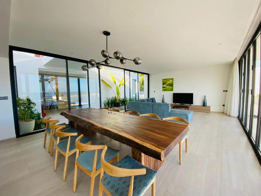 Biệt Thự - Trước Biển