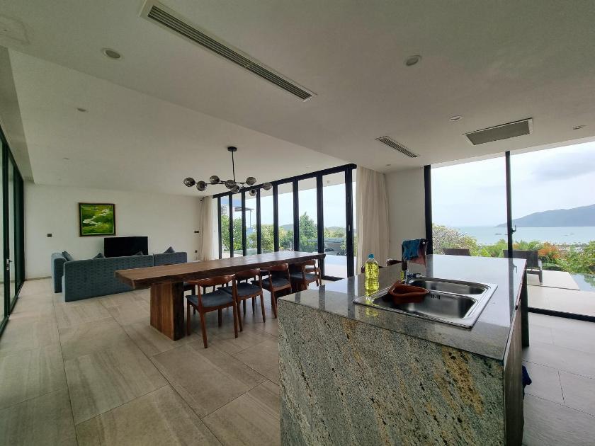 Biệt Thự - Trước Biển