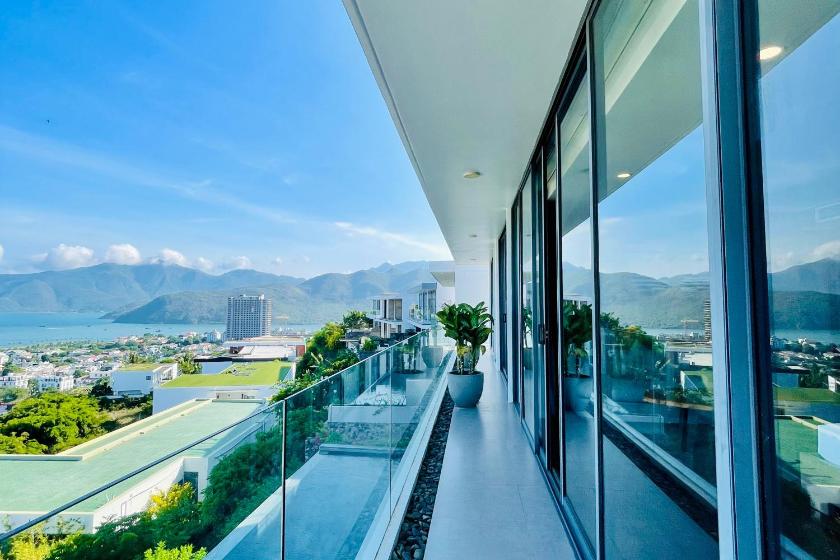 Biệt Thự Nhìn Ra Biển