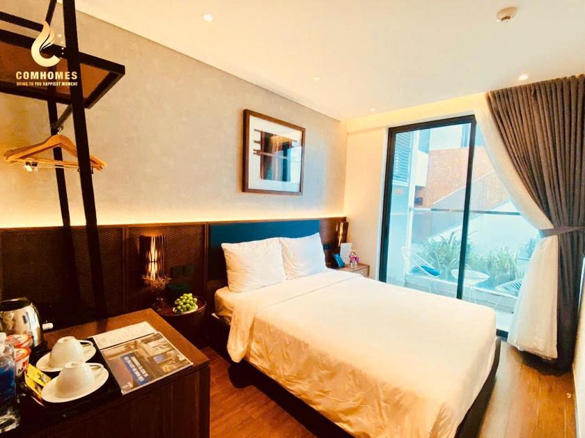 Phòng Có Giường Cỡ Queen Với Ban Công