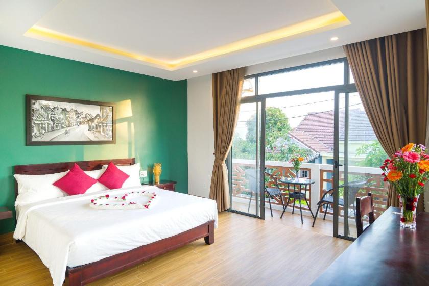 Phòng Deluxe Giường Đôi Có Ban Công