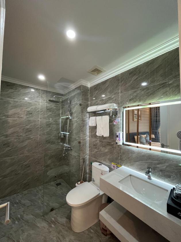 Phòng Có Giường Cỡ King Với Ban Công