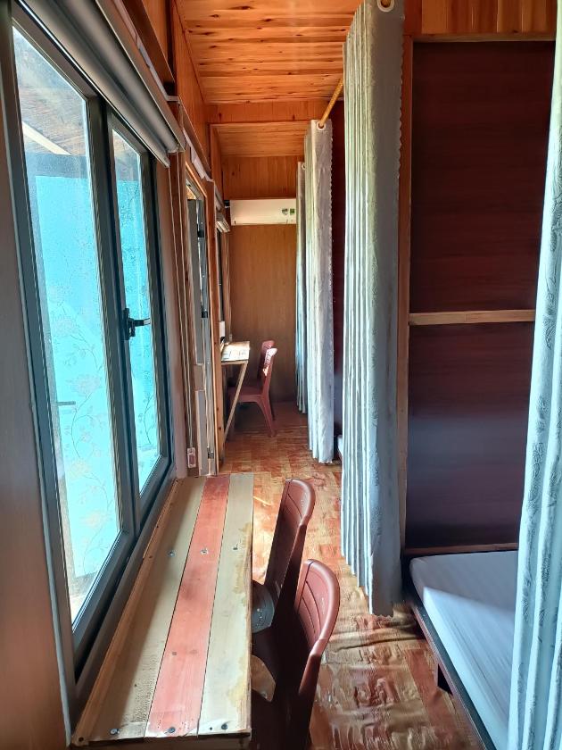 Phòng Ngủ Tập Thể Cho Cả Nam Và Nữ