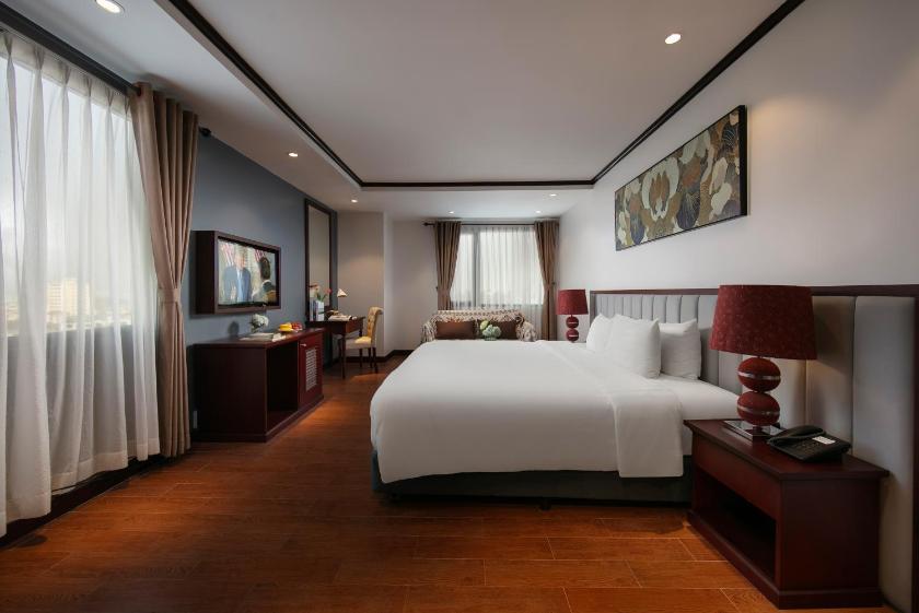 Suite Nhìn Ra Thành Phố