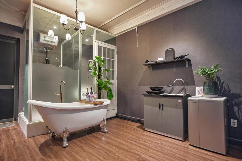 Suite Deluxe Có Giường Cỡ Queen