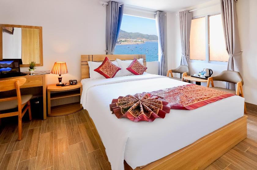 Phòng Deluxe Giường Đôi Nhìn Ra Biển