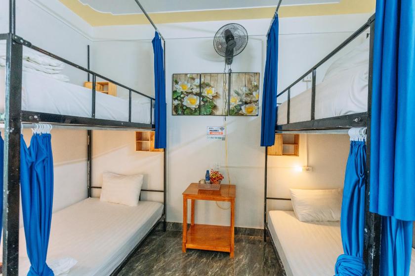 Giường trong Phòng ngủ tập thể cả Nam và Nữ 4 Người