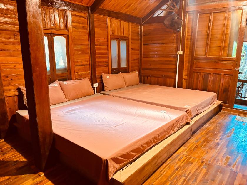 Phòng 4 Người Có Phòng Tắm Riêng Bên Ngoài