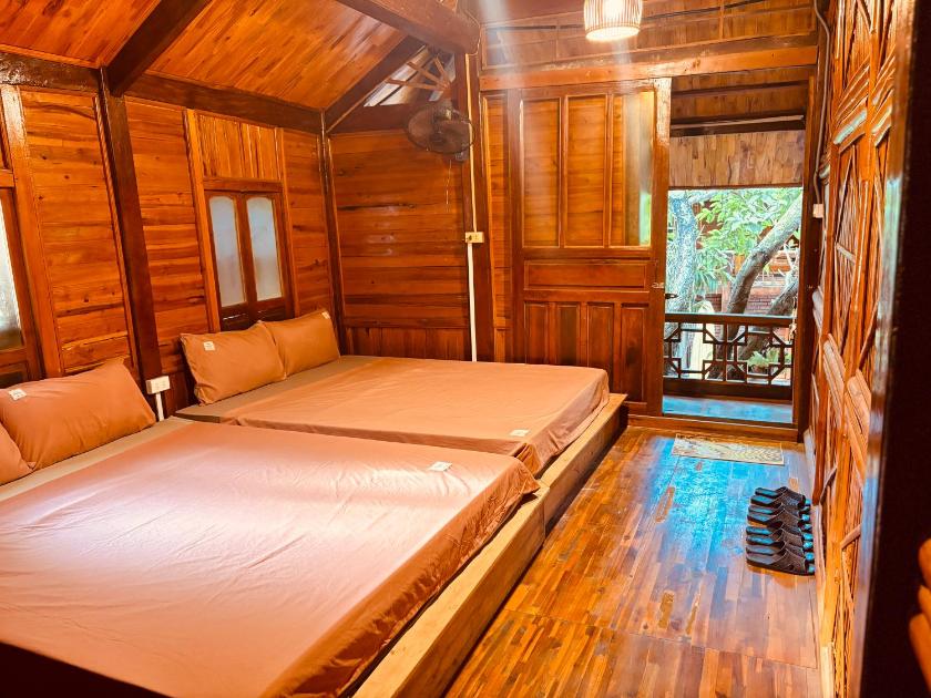 Phòng 4 Người Có Phòng Tắm Riêng Bên Ngoài