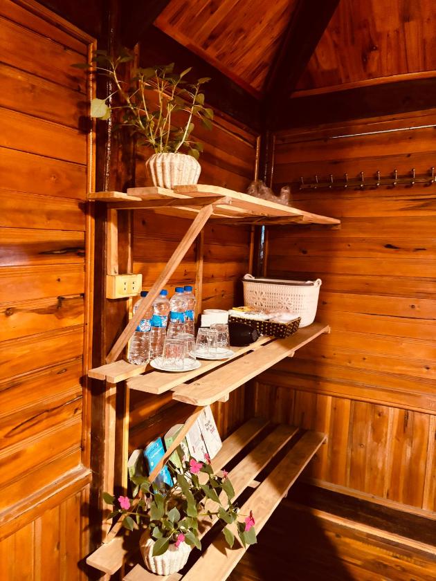 Phòng 4 Người Có Phòng Tắm Riêng Bên Ngoài