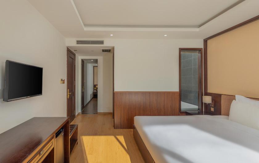 Suite có giường cỡ King với ban công Suite có giường cỡ King với ban công