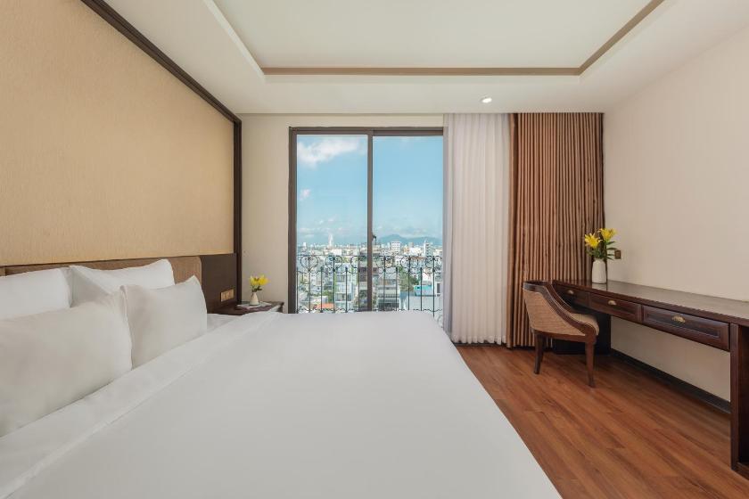 Phòng Deluxe Giường Đôi Có Ban Công Phòng Deluxe Giường Đôi Có Ban Công