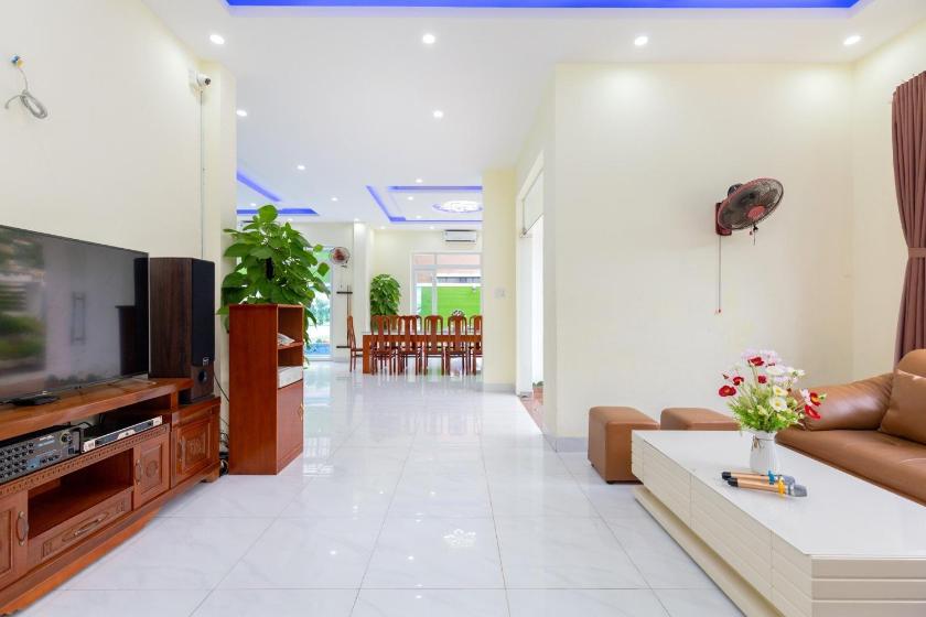 Biệt Thự Nhìn Ra Biển