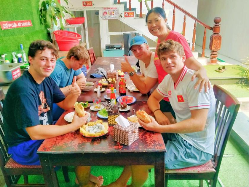 Phòng Deluxe cho 3 Người Phòng Deluxe cho 3 Người