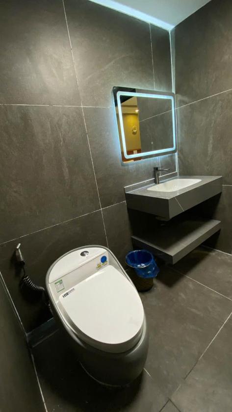 Phòng Ngủ Tập Thể 4 Giường Cho Cả Nam Và Nữ 