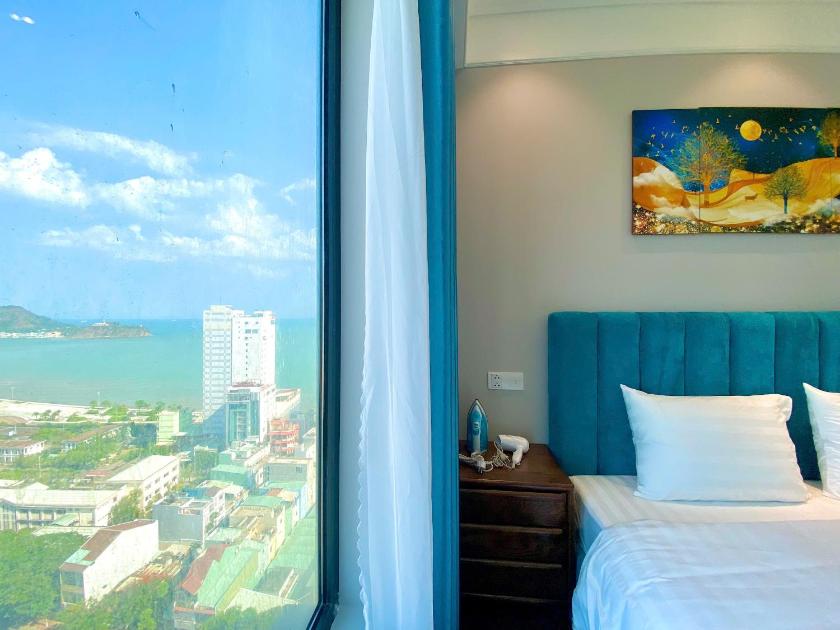Two-Bedroom Deluxe Apartment with Harbour View