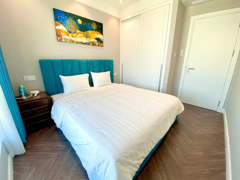 Two-Bedroom Deluxe Apartment with Harbour View