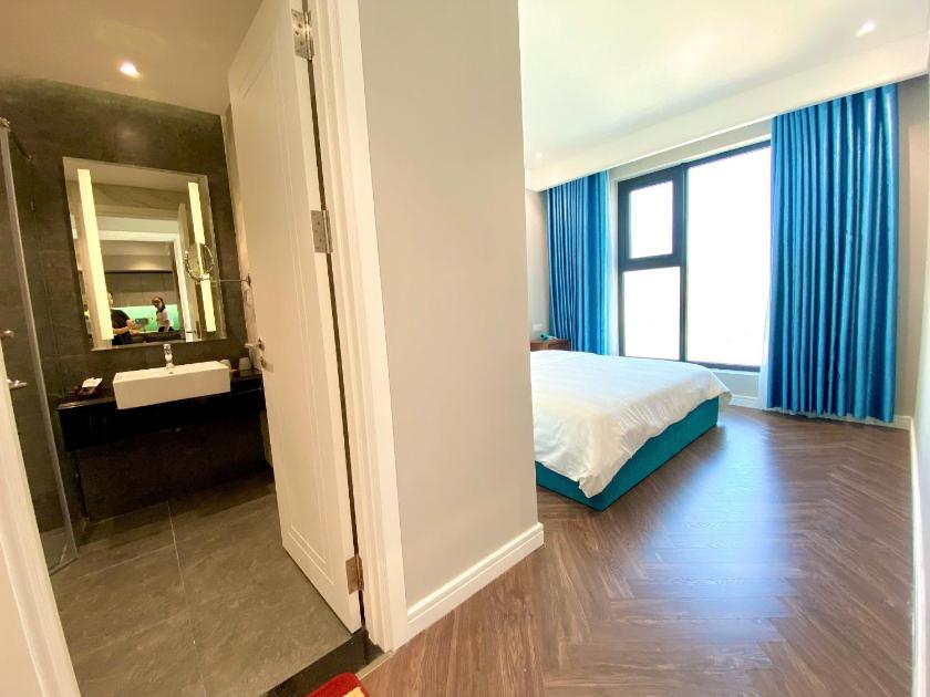 Two-Bedroom Deluxe Apartment with Harbour View