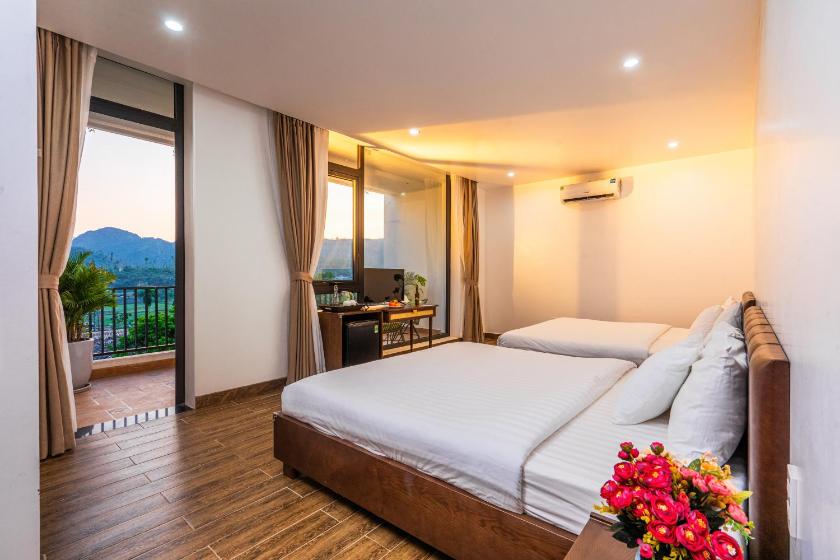 Phòng Deluxe 4 Người