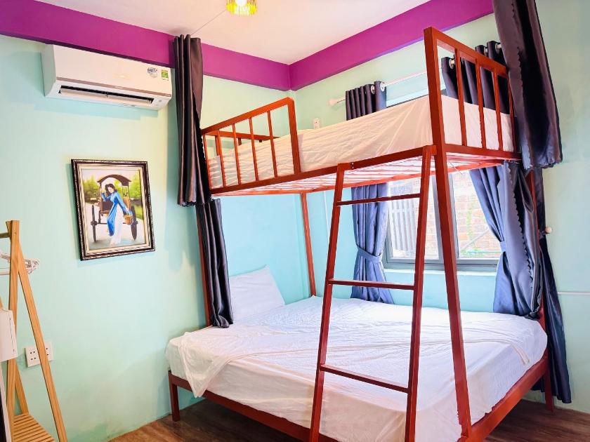 Giường Trong Phòng Nghỉ Tập Thể 8 Giường Cho Cả Nam Và Nữ