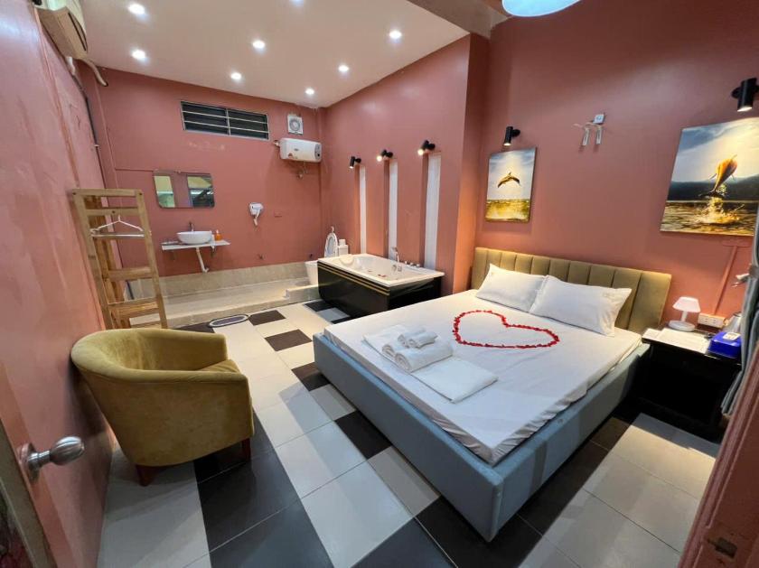 Phòng Deluxe Giường Đôi Có Bồn Tắm