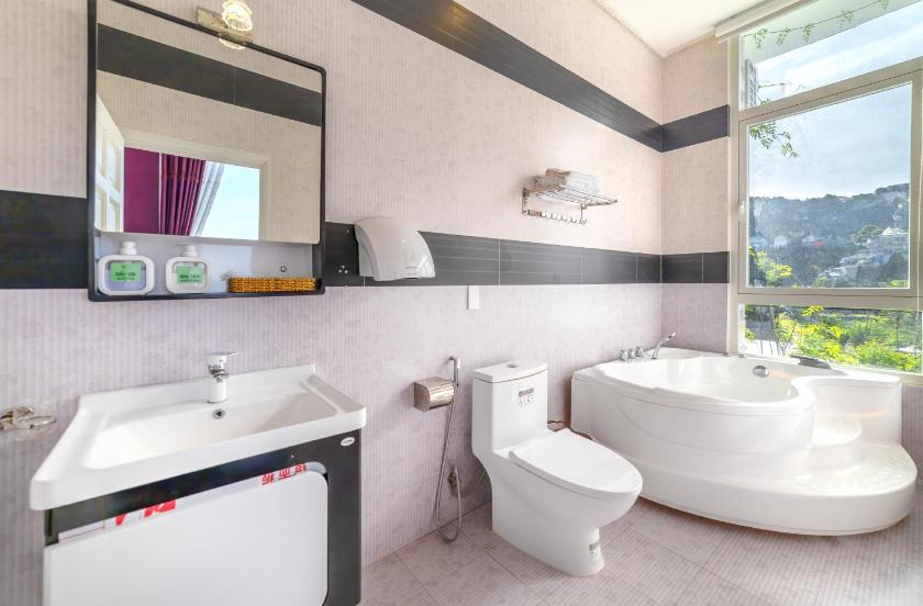 Phòng có giường cỡ King với Bồn tắm Spa