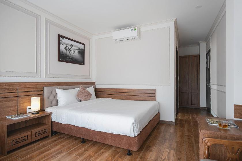 Phòng Có Giường Cỡ King Với Ban Công