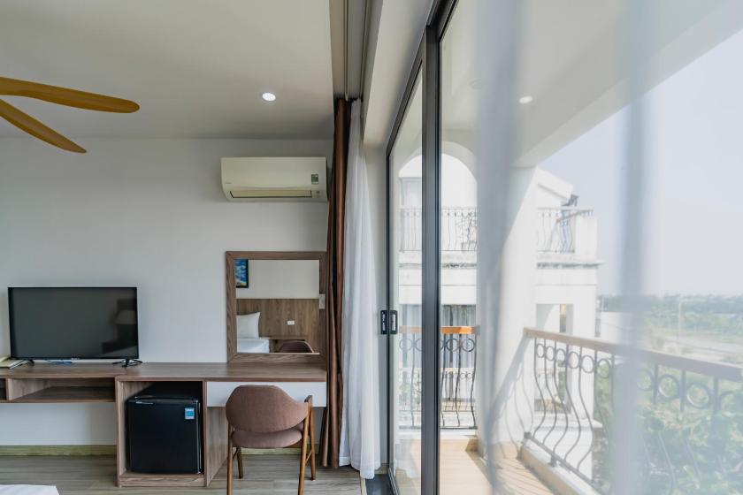 Suite Nhìn Ra Sông