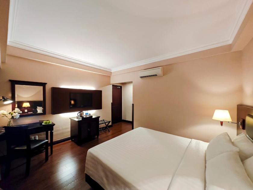 Superior Deluxe Window