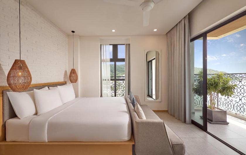 Phòng Deluxe Giường Đôi Với Ban Công và Tầm Nhìn Ra Biển Phòng Deluxe Giường Đôi Với Ban Công và Tầm Nhìn Ra Biển
